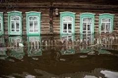 Режим ЧС объявлен в ямальском Тарко-Сале из-за подтопления